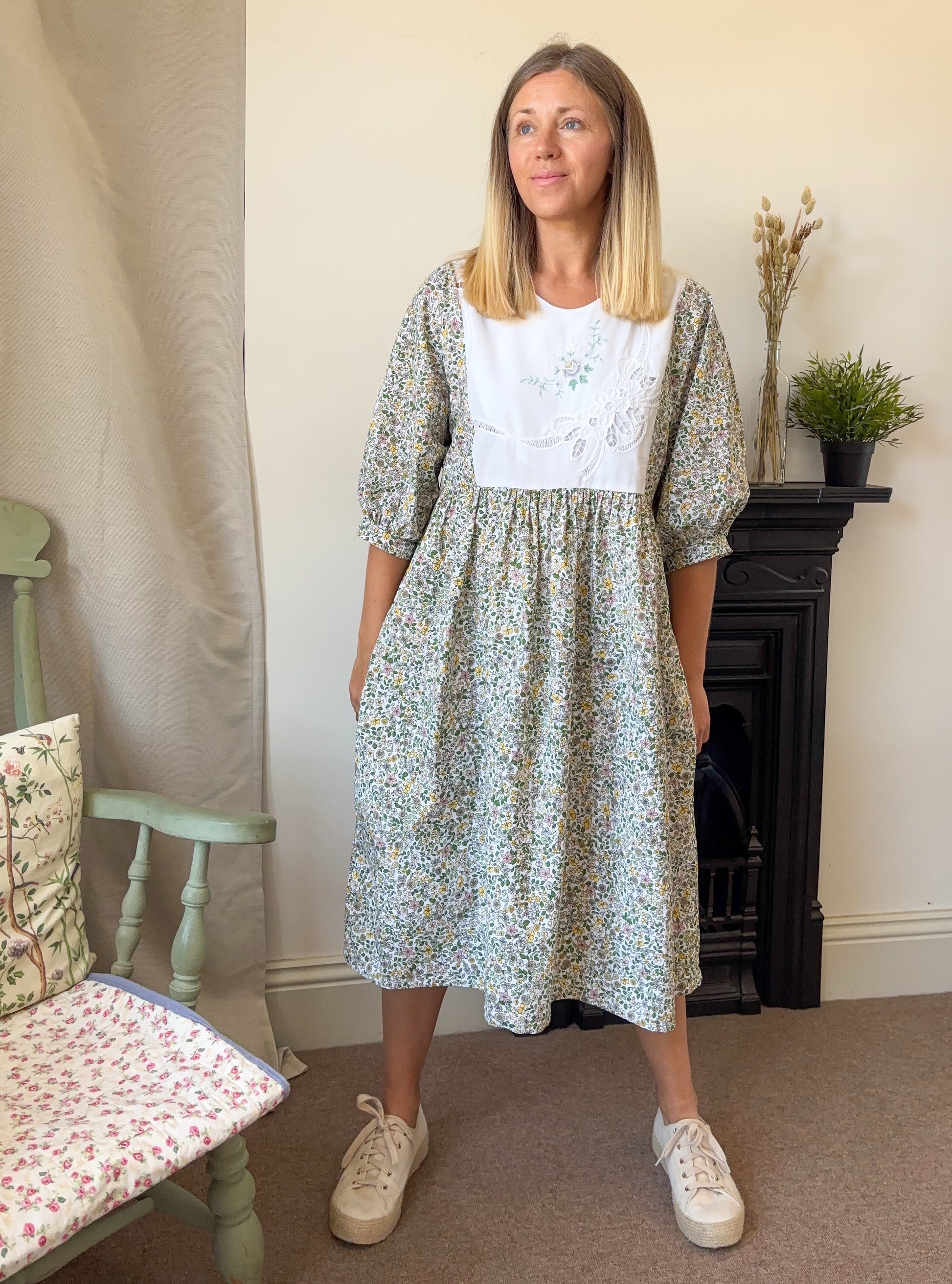 The Tablecloth Luna Dress. Size 14-16