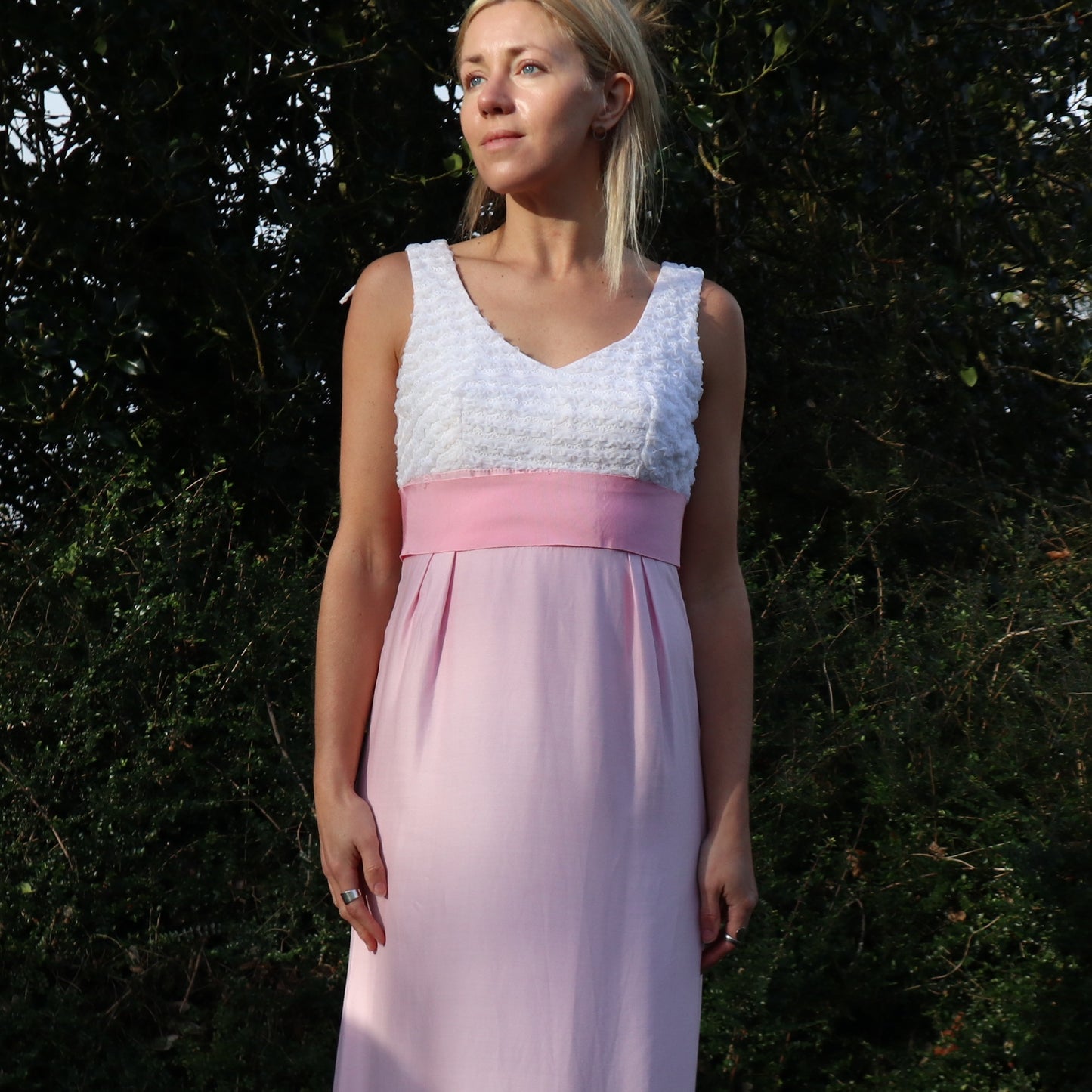 Vintage 1970s dress in pink and white. Vintage maxi. Pencil. Wiggle Dress. Size 8.