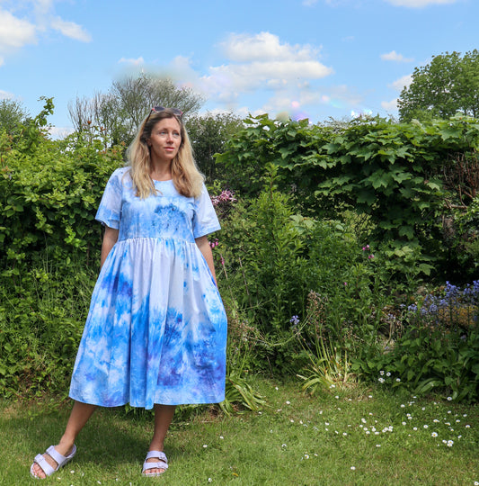 The Sky Dress In Blue Size Medium (12-14).