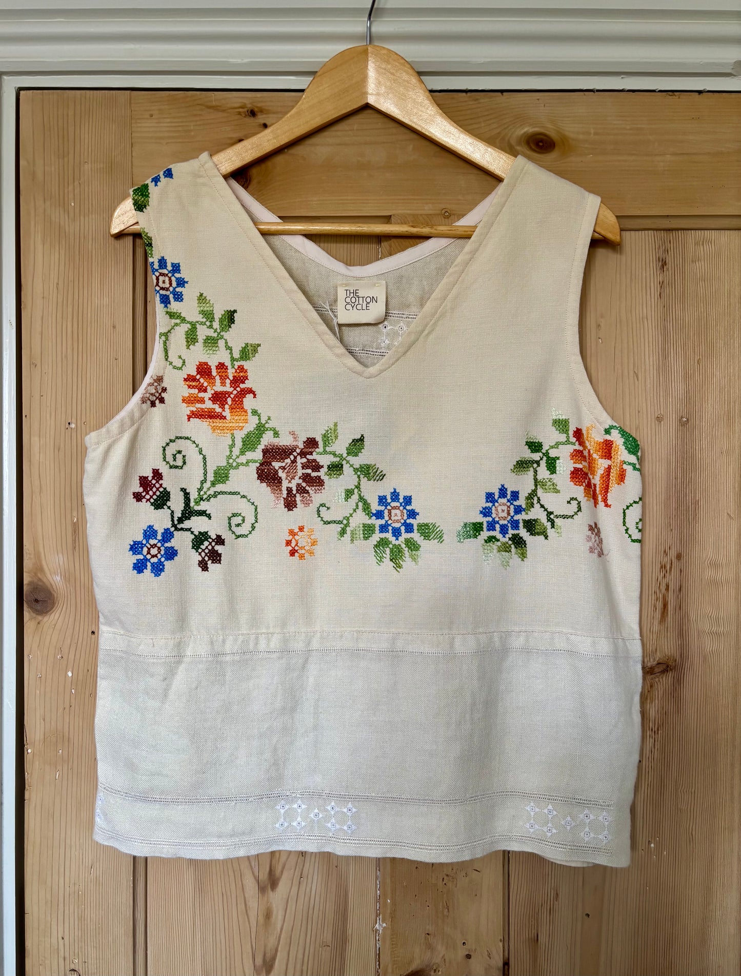 Tablecloth embroidered vest top in cream 10-12