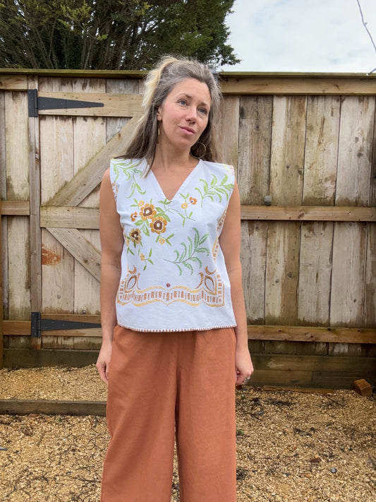 Tablecloth golden flower top size 14