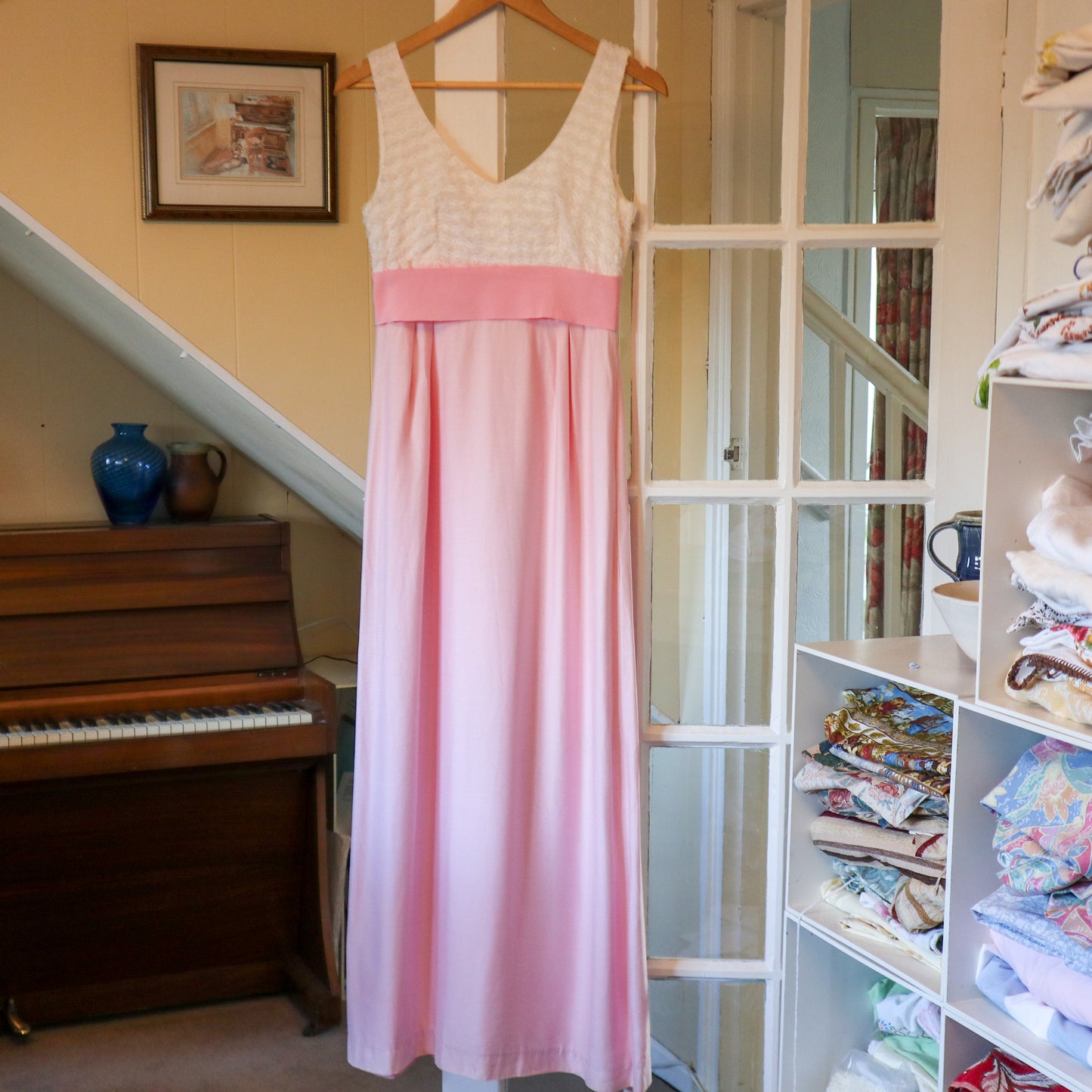 Vintage 1970s dress in pink and white. Vintage maxi. Pencil. Wiggle Dress. Size 8.