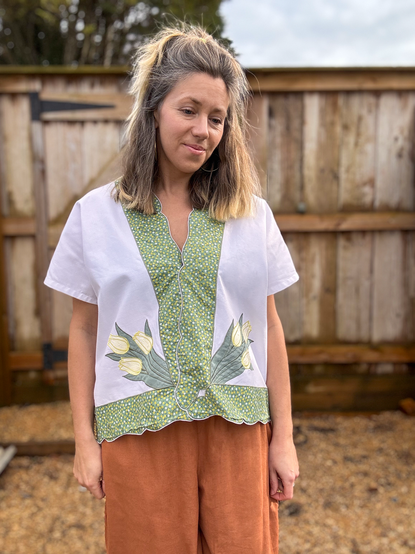 Daffodil tablecloth top medium