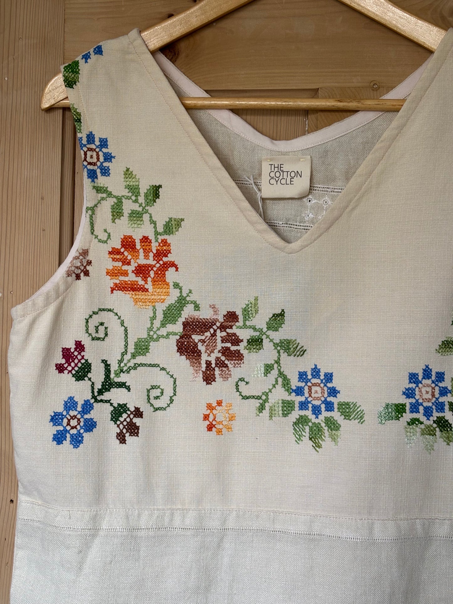 Tablecloth embroidered vest top in cream 10-12