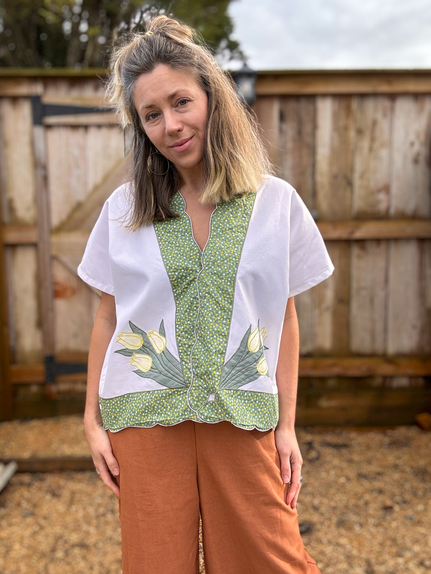 Daffodil tablecloth top medium